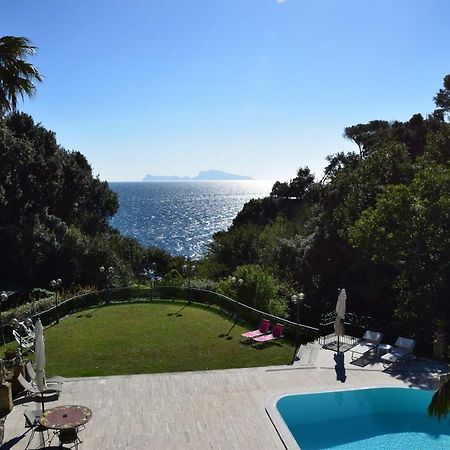 Holidays Naples Family - Pool In Front Of Capri Kültér fotó